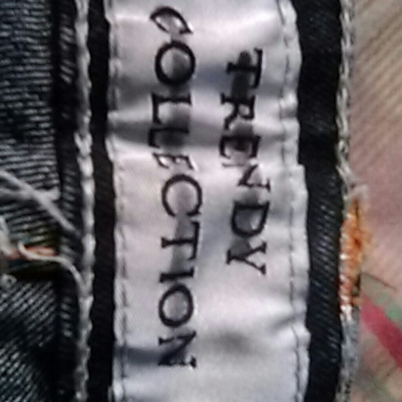 Trendy collrction short jeans - Picture 1 of 4